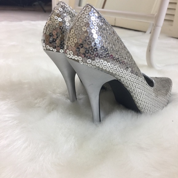 NWOT SEXY PLEASER SEDUCE 420 SILVER SEQUIN HEELS - Picture 3 of 6